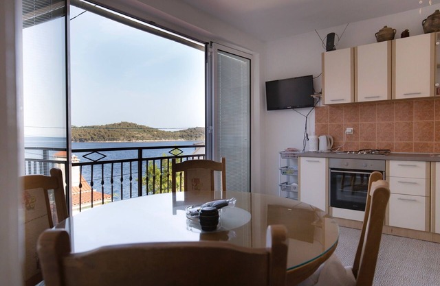 Two bedroom apartment with air-conditioning Vis (A-8526-a)