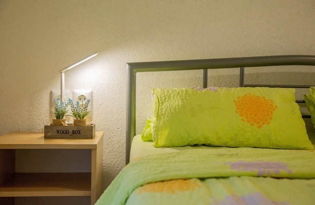 Two bedroom apartment with terrace and sea view Milna, Vis (A-8895-a)