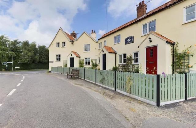 Two Bedroom Cottage (rural setting with good Access links)