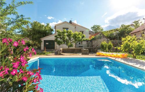 Two-Bedroom Holiday Home In Slivno