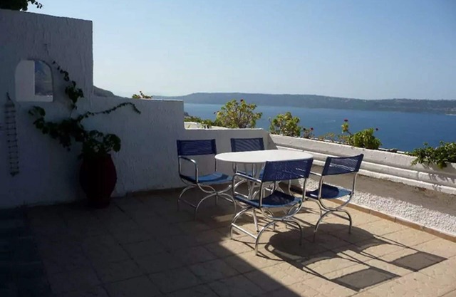 TWO BEDROOM HOUSE WITH AMAZING VIEW AP.3