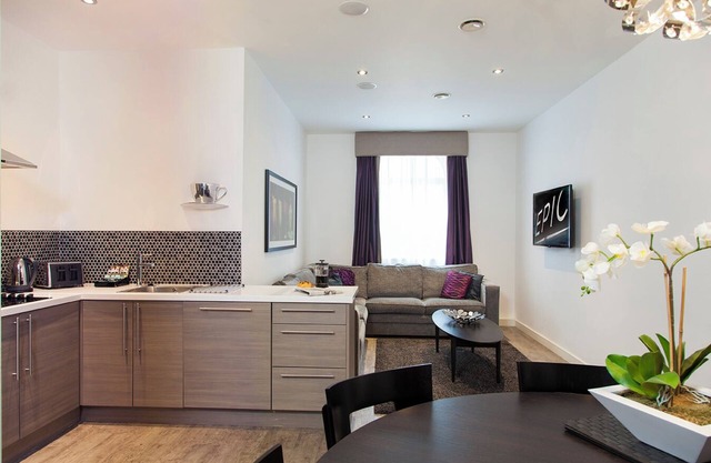 Two-Bedroom Luxe Apartment 4 (Sleeps 7)