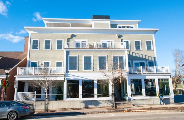 Two Bedroom Luxury Condo, Kennebunk, Maine 1732833