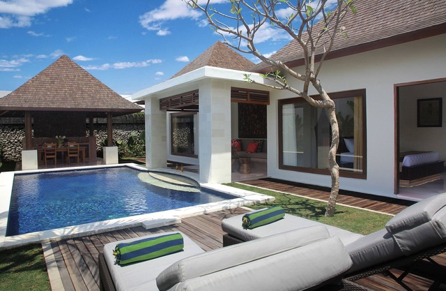 Two Bedroom Private Pool ROOM ONLY for 4- FREE WIFI