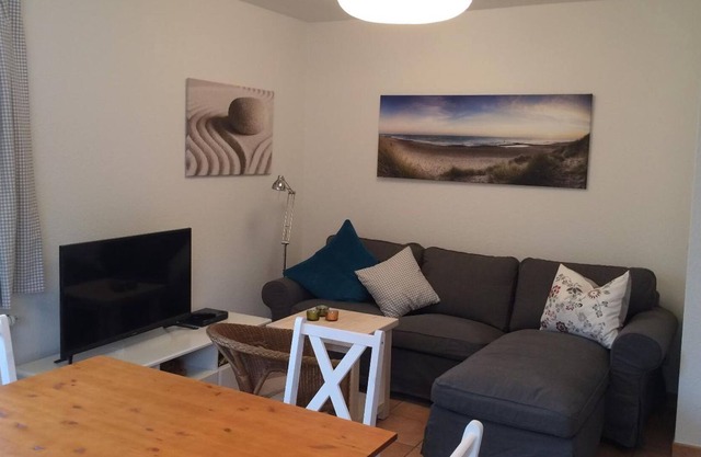 Two bedroom semi-detached thatched house - Haus Zeesenboot