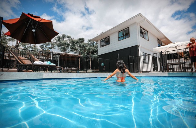 Two Bedroom Unit with Pool View & Private Bathroom &Kitchen