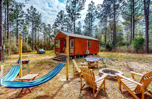 Two Cabins Near Lakes w/ Firepit & Outdoor Showers