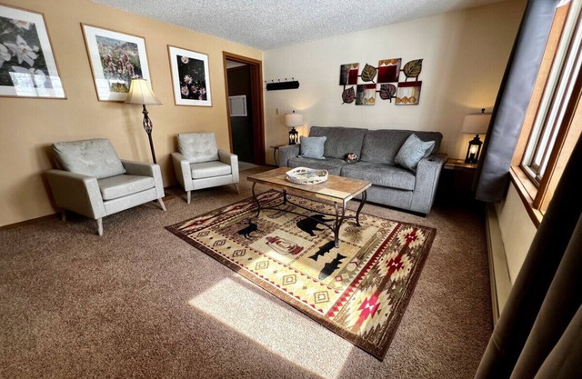 Two condos bundled together to accommodate your group! Sleep up to 12 people.
