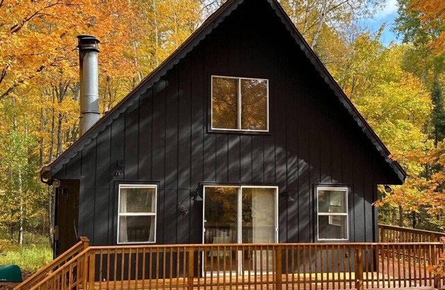 Two Family Chalet Steps From The Lifts At Ski Brule/Hot Tub/Sauna