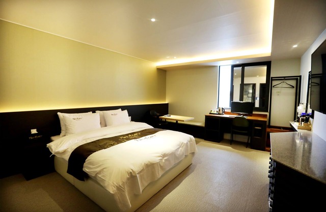 Two Heart Hotel