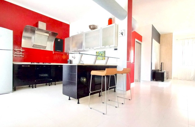 Two minutes from the sea | absolute silence | garden with hammock | full kitchen.