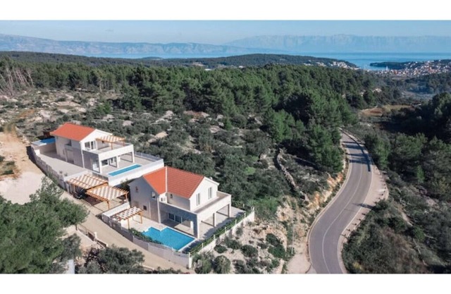 Two Modern Villas with Pool and Spa - Anouk and Belpur