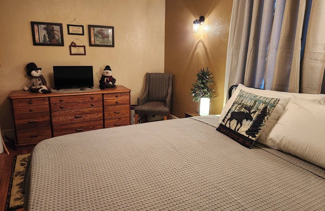 Two Options for SleepingnnMain Floor 155.00 a nightnnBoth Floors just add 45.00