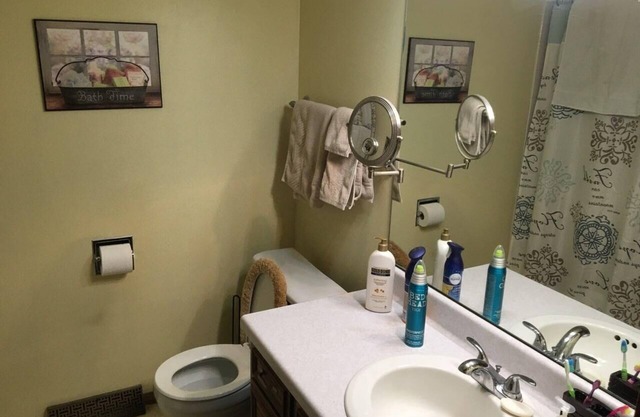 Two Private Rooms in Gorgeous Single Family Rambler!