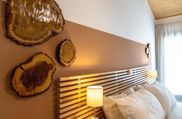 Two-room apartment in small farmhouse, suitable for families, pets allowed.