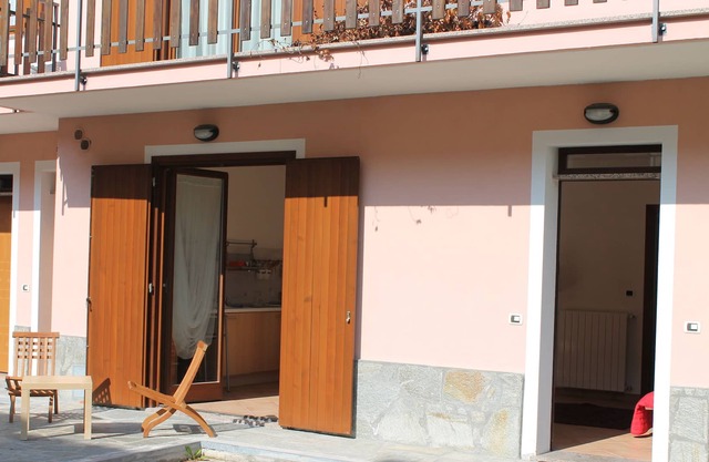 Two-room apartment with private garden