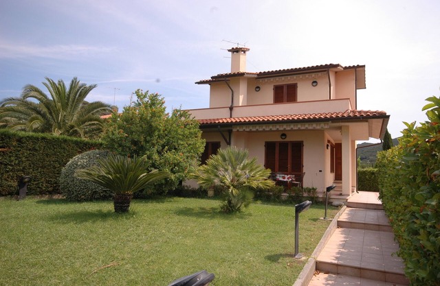 Two-room apartment Alex 1, 2 minutes drive from the beach