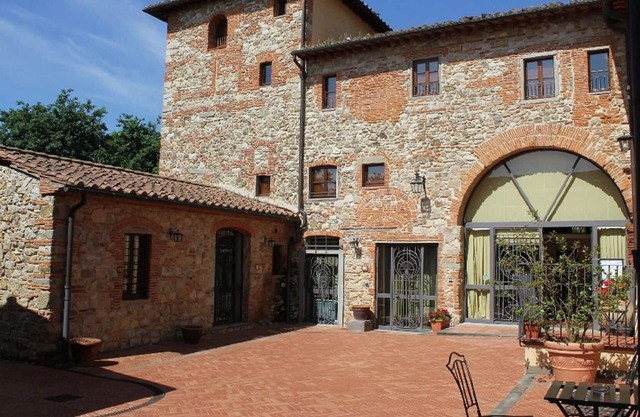 Two-room apartment "Fattoria CasalBosco" an ancient medieval village surrounded by greenery