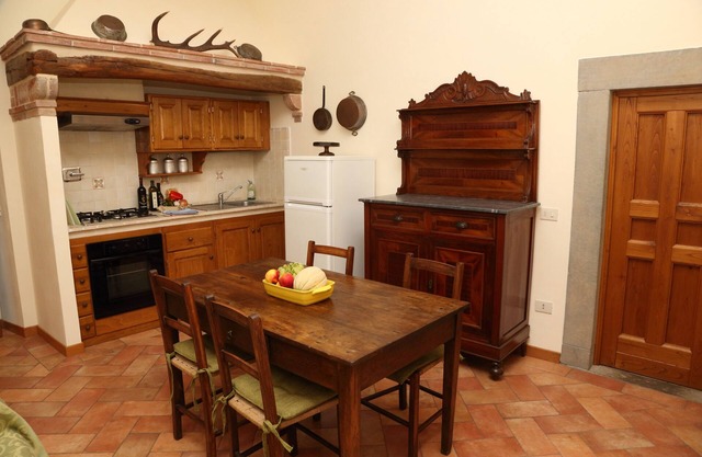Two-room apartment in old villa with pool located between Lucca and Florence