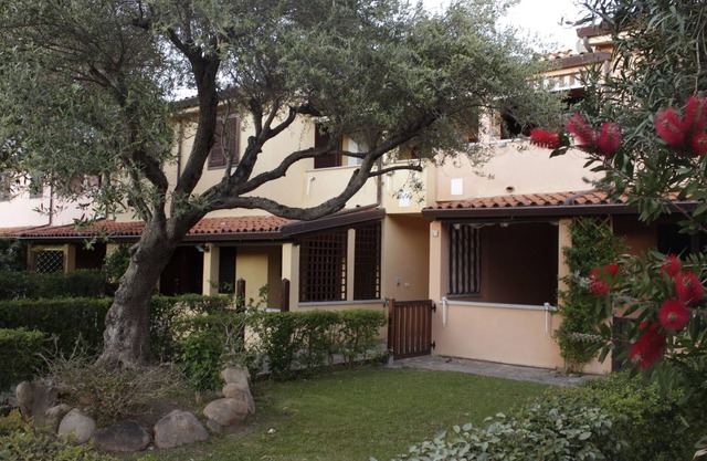 Two-room apartment in a tourist village in San Teodoro