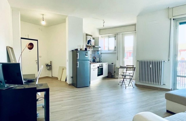 Two-room apartment San Cristoforo. M4 a few meters away.