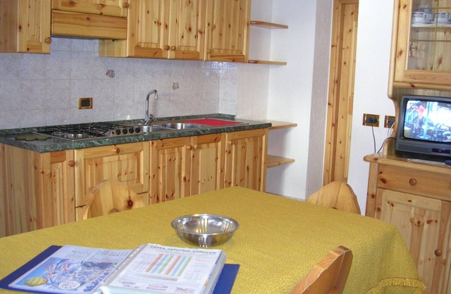 TWO-ROOM FAMILY APARTMENT WITH GARDEN