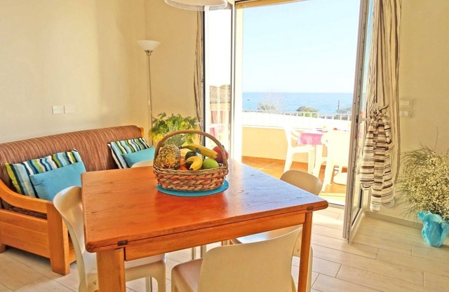 TWO-ROOM APARTMENT 50 metres from the SEA and 7 KM from SANREMO