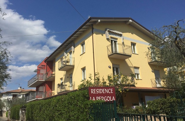 TWO ROOM .La Pergola central area,garden,swimming pool,parking,wi-fi,air cond