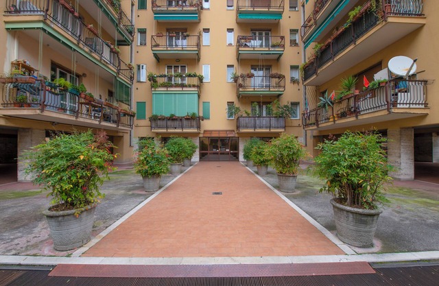 Two-room Luxury Stadium apartment - close to downtown and station