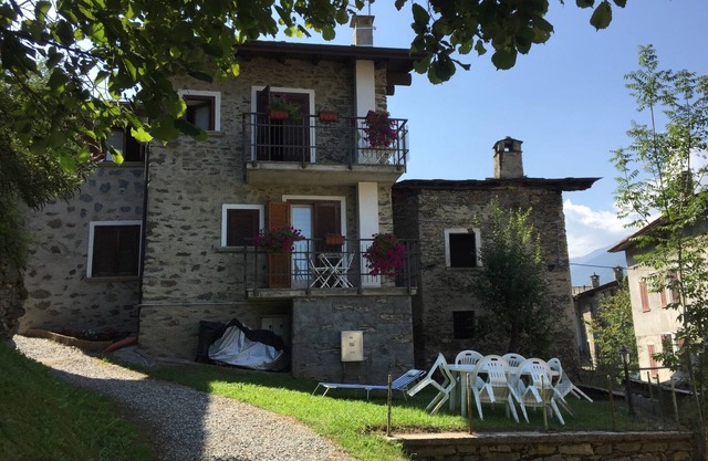 Two-room vacation immersed in the nature of Valtellina