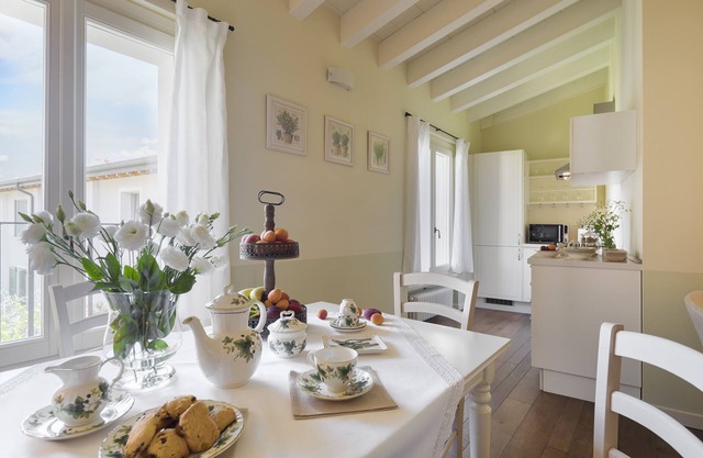 Two-roomed apartment sleeping 4 wi-fi, garage, swimming pool (CIR 017145-CNI-00026)