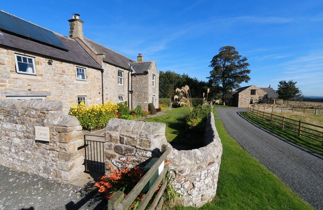 Two self catering holiday homes that sleeps 14 guests in 7 bedrooms