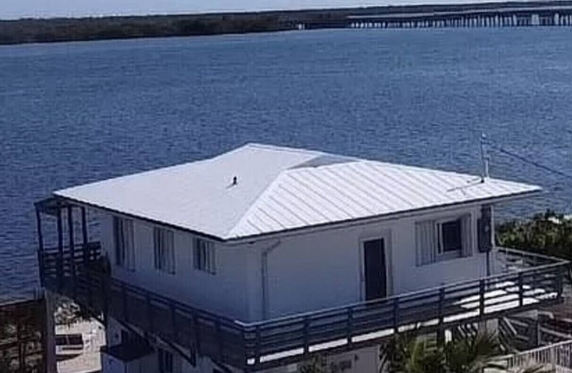 Two separate units~ 1 price. Boat launch-dock-hot tub. Book 2 weeks get 2 FREE!