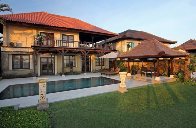 Two-story Spacious 4 BR Luxury Villa, Tabanan