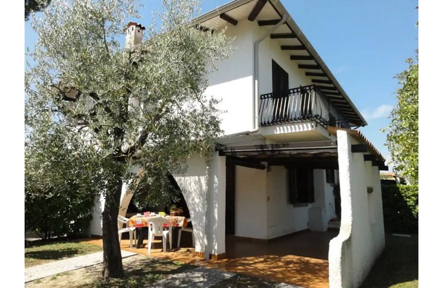 Two-story townhouse with private garden