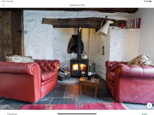 Ty Fferm Hen, Ancient Farmhouse, Coity Bach