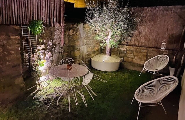 Ty Laumann small town house with garden on the port of Valves