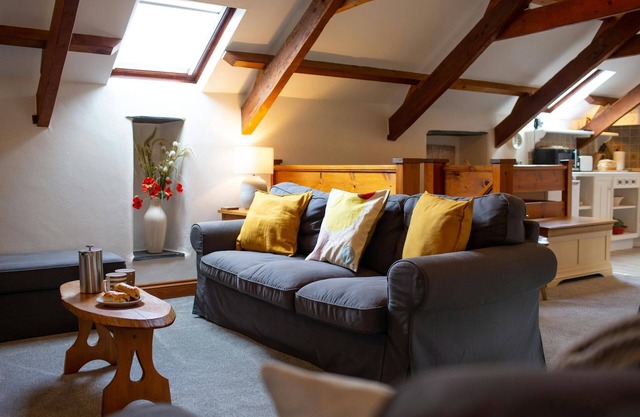 Ty Tatws, Fishguard - Two Bedroom Cottage, Sleeps 4