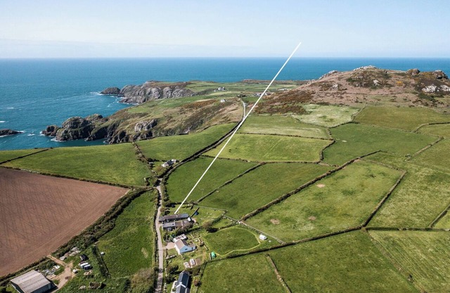 Ty Uchaf Mill, Holiday Property Pwll Deri, Strumble Head, Sleeps 4, 2 bedrooms, bathrooms