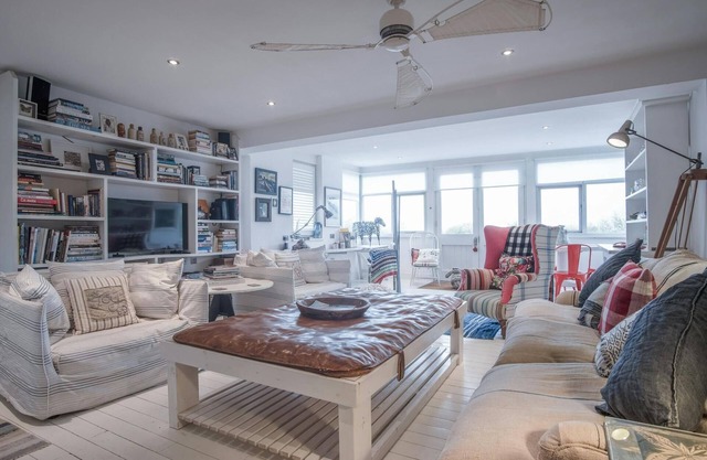 Ty Y Mor, Aberporth - Two Bedroom Cottage, Sleeps 4