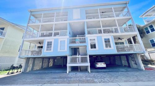 Tybee Retreat Whole Building