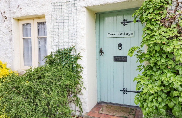 TYEE COTTAGE, country holiday cottage in Burton-In-Kendal