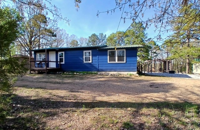 Tyler Bend and Gilbert area 2-bedroom cabin