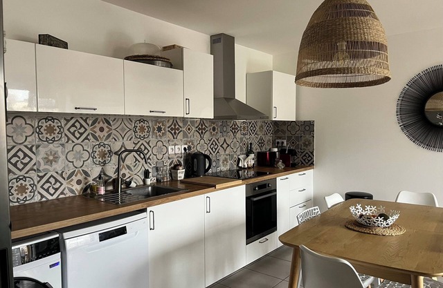 Type 3 air-conditioned apartment in the heart of Les Camoins, Marseille