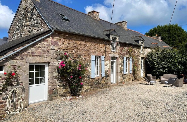 Typical house, Cap Fréhel, 5 km from sandy beaches, enclosed garden, barbecue