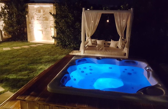Typical Salento house with swimming pool 6 km from Gallipoli