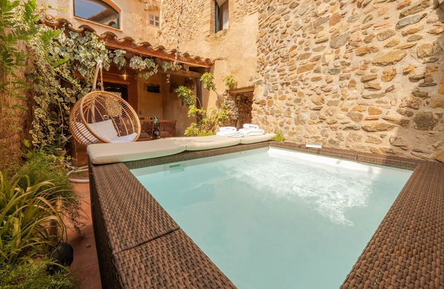 Typical town house just 20 minutes from the beach and Girona