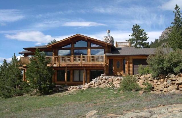 Tyrolean - 4 bedroom home with Hot Tub
