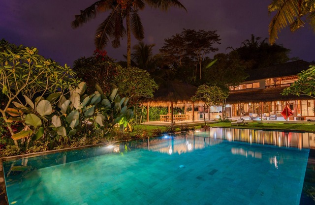 UBUD JUNGLE RICE FIELD VILLA BY FAMOUS DESIGNER
