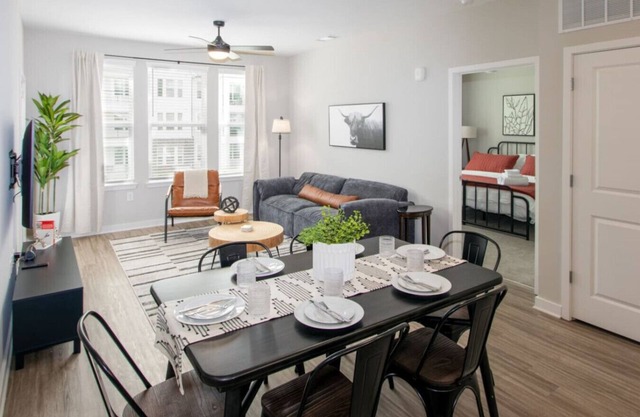 UGA TRIPLe |Pool|Gym|Fast Wifi|Publix|Free Parking
